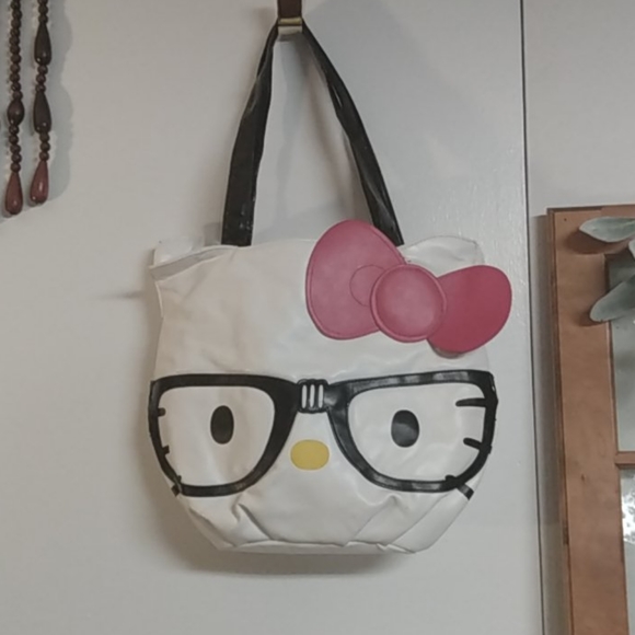 Hello Kitty Handbags - Fabulous Hello Kitty Shoulder Bag